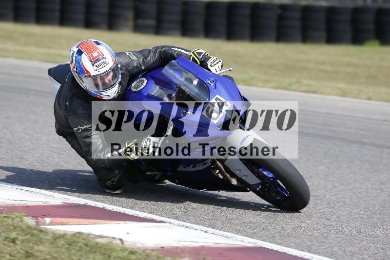 Archiv-2025/49 26.08.2025 Cornu Master School ADR/rot-rouge/64